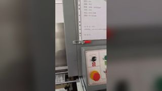 Semi-automatische omslagbehuizing in machine (hardcover)
