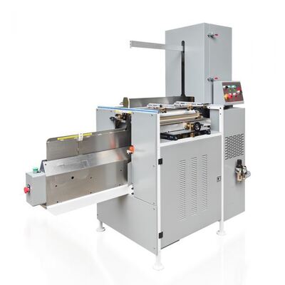 Semi-Auto Cover Casing In Machine Met Feeder En Auto Pressing Delivery